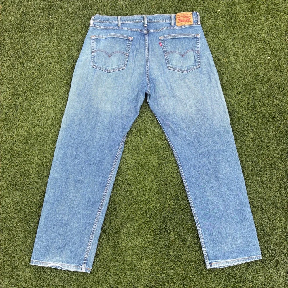 Levis 505 Regular Fit Jeans Mens 39x32 Medium Wash Blue Straight Leg Denim